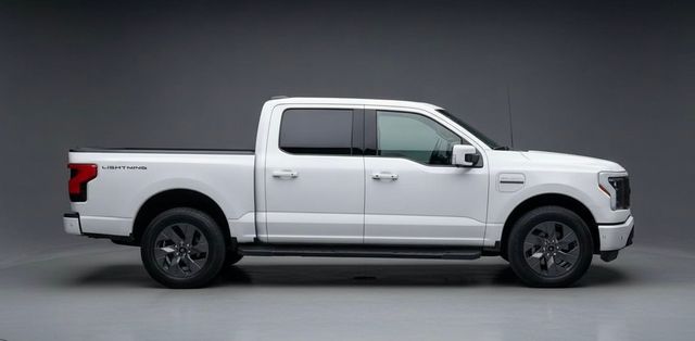 2023 Ford F-150 Lightning Lariat