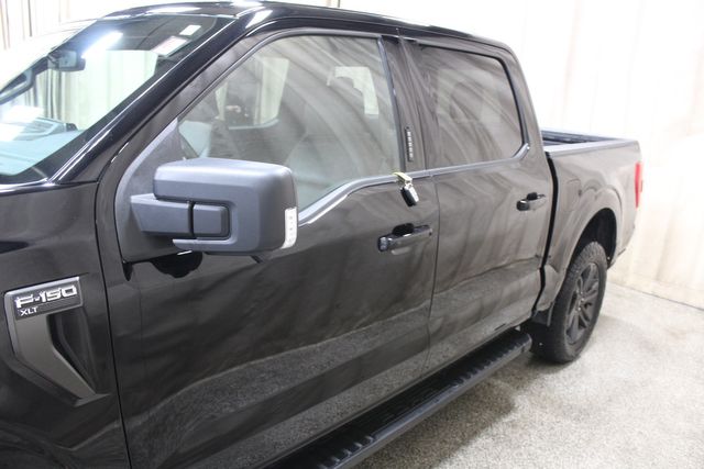 2023 Ford F-150 Sport Package 4x4 XLT | Roscoe, IL | Autoland Outlets