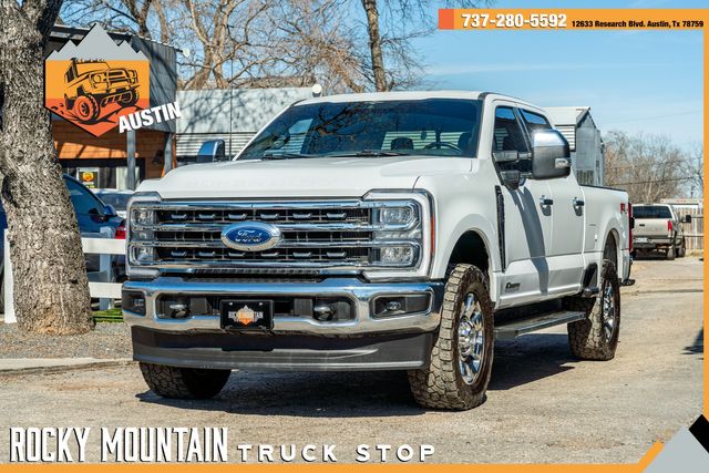 2023 Ford F-250 Super Duty Lariat CREW CAB FX4 / BIG SCREEN / LOADED | Austin, TX | Rocky Mountain Truck Stop Austin