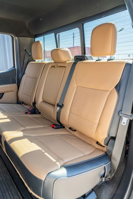 2023 Ford F-250 Super Duty Lariat CREW CAB FX4 / BIG SCREEN / LOADED | Austin, TX | Rocky Mountain Truck Stop Austin