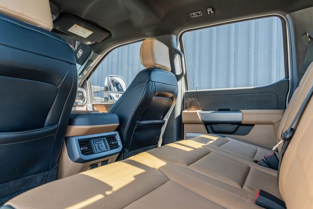 2023 Ford F-250 Super Duty Lariat CREW CAB FX4 / BIG SCREEN / LOADED | Austin, TX | Rocky Mountain Truck Stop Austin