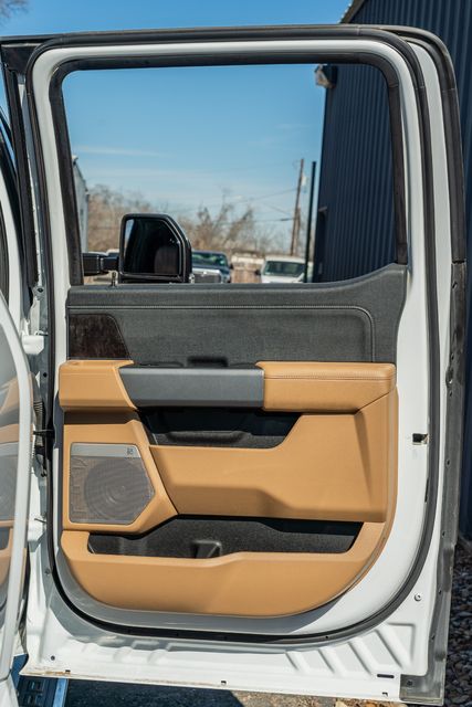 2023 Ford F-250 Super Duty Lariat CREW CAB FX4 / BIG SCREEN / LOADED | Austin, TX | Rocky Mountain Truck Stop Austin