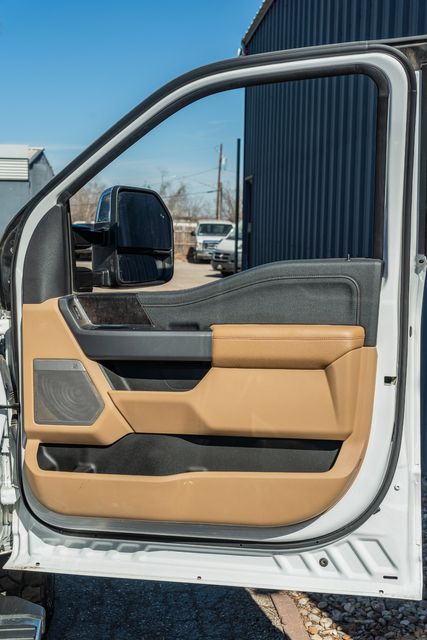 2023 Ford F-250 Super Duty Lariat CREW CAB FX4 / BIG SCREEN / LOADED | Austin, TX | Rocky Mountain Truck Stop Austin