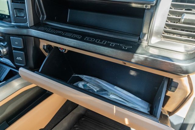 2023 Ford F-250 Super Duty Lariat CREW CAB FX4 / BIG SCREEN / LOADED | Austin, TX | Rocky Mountain Truck Stop Austin