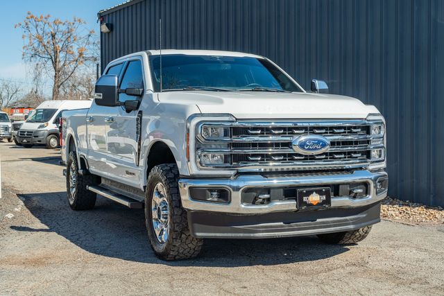 2023 Ford F-250 Super Duty Lariat CREW CAB FX4 / BIG SCREEN / LOADED | Austin, TX | Rocky Mountain Truck Stop Austin