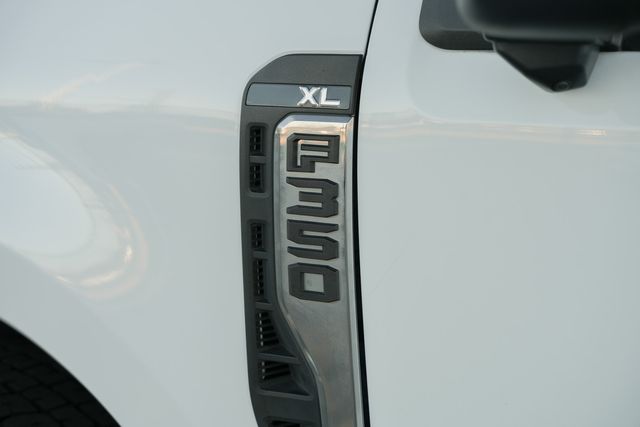 2023 Ford F-350 Super Duty XL CREW CAB LONG BED DRW RWD / 1-OWNER | Austin, TX | Rocky Mountain Truck Stop Austin