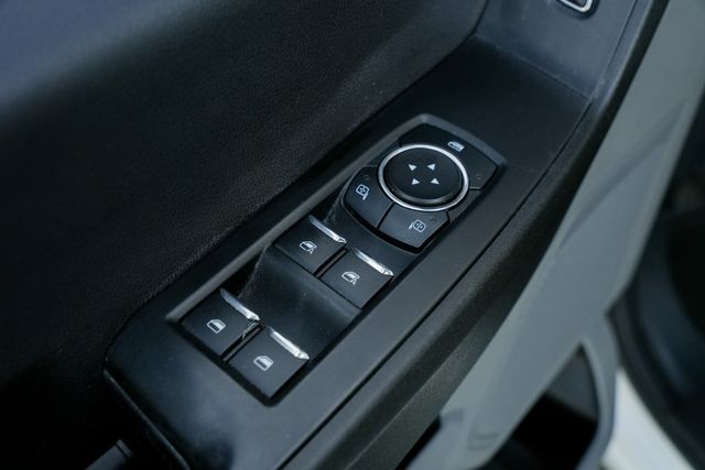 2023 Ford F-350 Super Duty XL CREW CAB LONG BED DRW RWD / 1-OWNER | Austin, TX | Rocky Mountain Truck Stop Austin