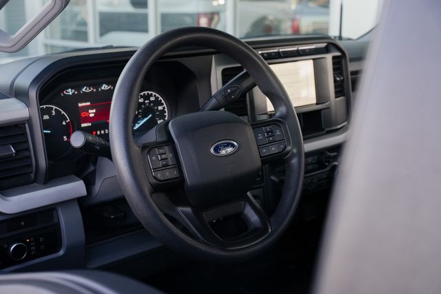 2023 Ford F-350 Super Duty XL CREW CAB LONG BED DRW RWD / 1-OWNER | Austin, TX | Rocky Mountain Truck Stop Austin