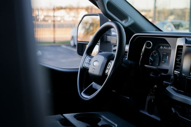 2023 Ford F-350 Super Duty XL CREW CAB LONG BED DRW RWD / 1-OWNER | Austin, TX | Rocky Mountain Truck Stop Austin 2023 Ford F-350 Super Duty XL CREW CAB LONG BED DRW RWD / 1-OWNER | Austin, TX | Rocky Mountain Truck Stop Austin