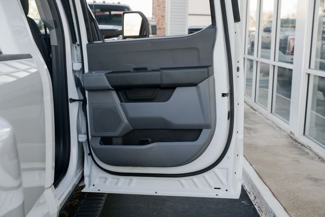 2023 Ford F-350 Super Duty XL CREW CAB LONG BED DRW RWD / 1-OWNER | Austin, TX | Rocky Mountain Truck Stop Austin