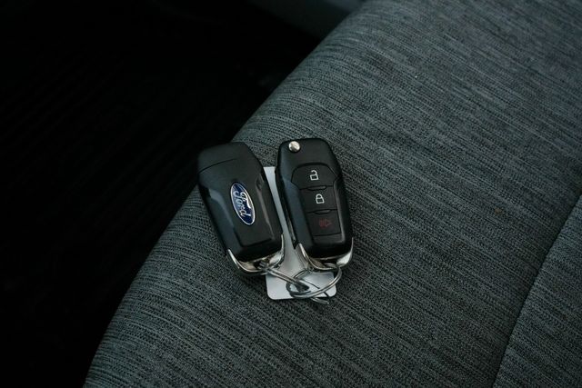 2023 Ford F-350 Super Duty XL CREW CAB LONG BED DRW RWD / 1-OWNER | Austin, TX | Rocky Mountain Truck Stop Austin 2023 Ford F-350 Super Duty XL CREW CAB LONG BED DRW RWD / 1-OWNER | Austin, TX | Rocky Mountain Truck Stop Austin