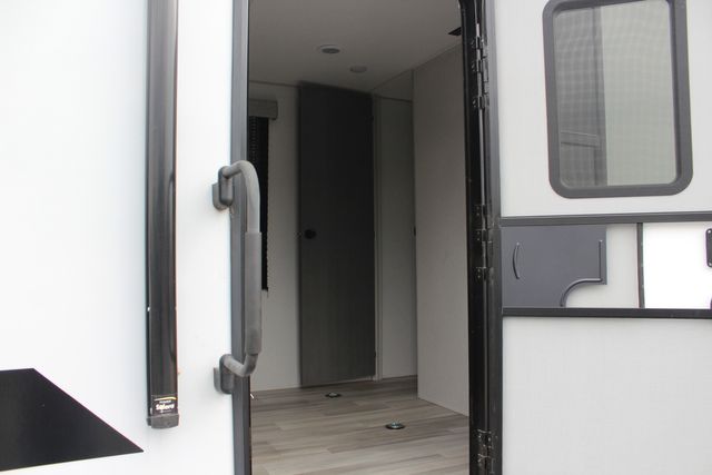 2023 Forest River Salem Titainum Series Toy Hauler 290RTXX 36' | Granite City, Illinois | MasterCars Company Inc. 2023 Forest River Salem Titainum Series Toy Hauler 290RTXX 36' | Granite City, Illinois | MasterCars Company Inc.