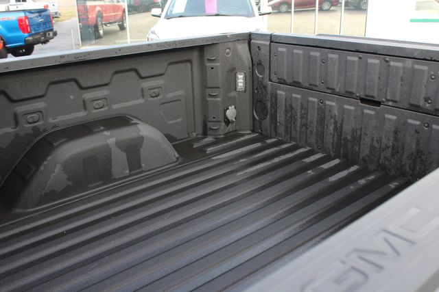 2023 GMC Sierra 1500 AT4 Black Widow | Granite City, Illinois | MasterCars Company Inc. 2023 GMC Sierra 1500 AT4 Black Widow | Granite City, Illinois | MasterCars Company Inc.