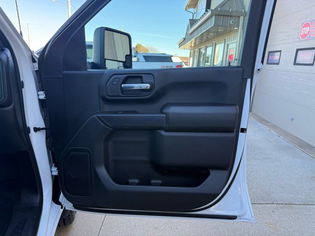 2023 GMC Sierra 2500HD Pro | Gifford, IL | Trav's Automotive 2023 GMC Sierra 2500HD Pro | Gifford, IL | Trav's Automotive