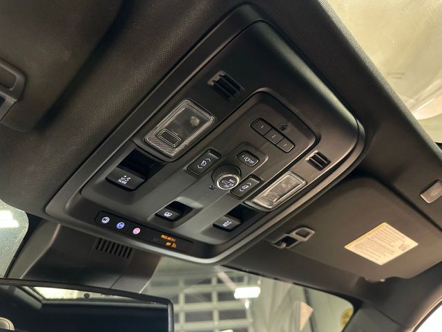 2023 GMC Yukon AT4 Dual-Pane Panoramic Roof | Irving, Texas | Hopper Motorplex 2023 GMC Yukon AT4 Dual-Pane Panoramic Roof | Irving, Texas | Hopper Motorplex