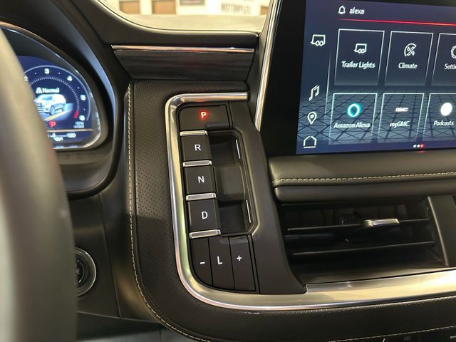 2023 GMC Yukon SLT Preferred Package Heated Ventilated Seating | Irving, Texas | Hopper Motorplex 2023 GMC Yukon SLT Preferred Package Heated Ventilated Seating | Irving, Texas | Hopper Motorplex