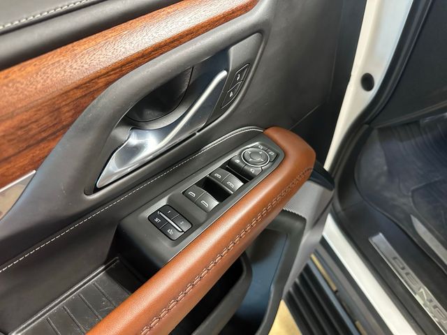 2023 GMC Yukon Denali Ultimate 4WD Rear Media Power Sunroof | Irving, Texas | Hopper Motorplex