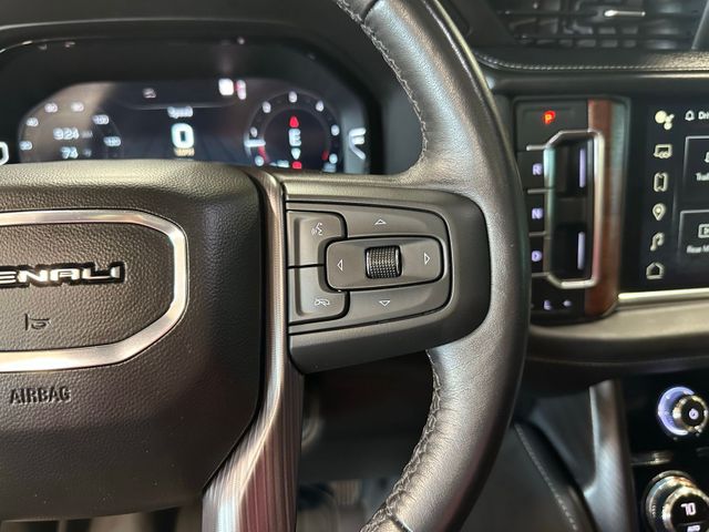 2023 GMC Yukon Denali Ultimate 4WD Rear Media Power Sunroof | Irving, Texas | Hopper Motorplex