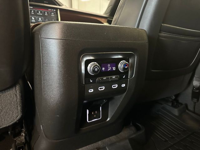 2023 GMC Yukon Denali Ultimate 4WD Rear Media Power Sunroof | Irving, Texas | Hopper Motorplex 2023 GMC Yukon Denali Ultimate 4WD Rear Media Power Sunroof | Irving, Texas | Hopper Motorplex