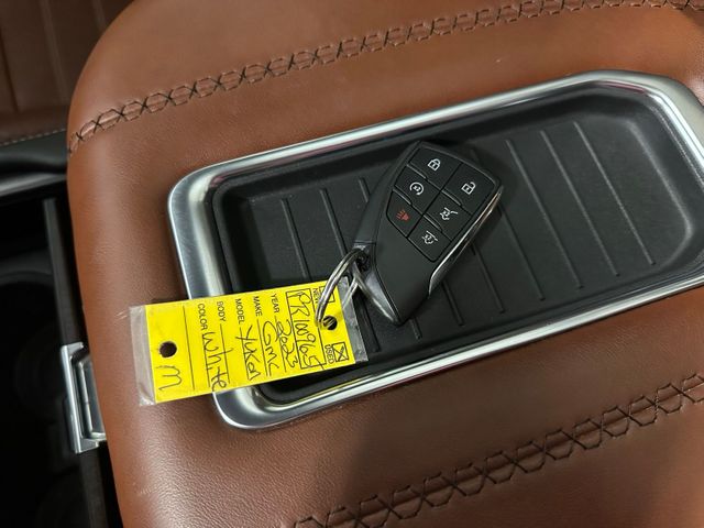 2023 GMC Yukon Denali Ultimate 4WD Rear Media Power Sunroof | Irving, Texas | Hopper Motorplex 2023 GMC Yukon Denali Ultimate 4WD Rear Media Power Sunroof | Irving, Texas | Hopper Motorplex