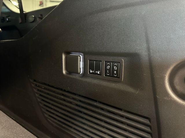 2023 GMC Yukon XL SLT Premium Package Dual Buckets Media Entertai... | Irving, Texas | Hopper Motorplex