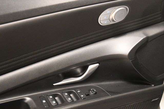 2023 Hyundai ELANTRA Hybrid Limited | Branford, CT | Sound Auto Wholesalers