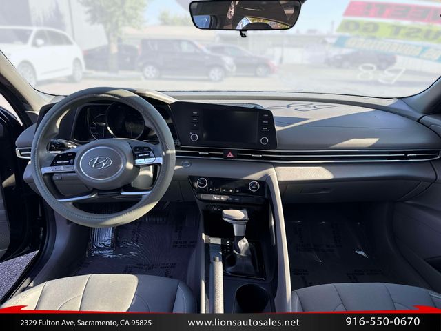 2023 Hyundai ELANTRA SEL
