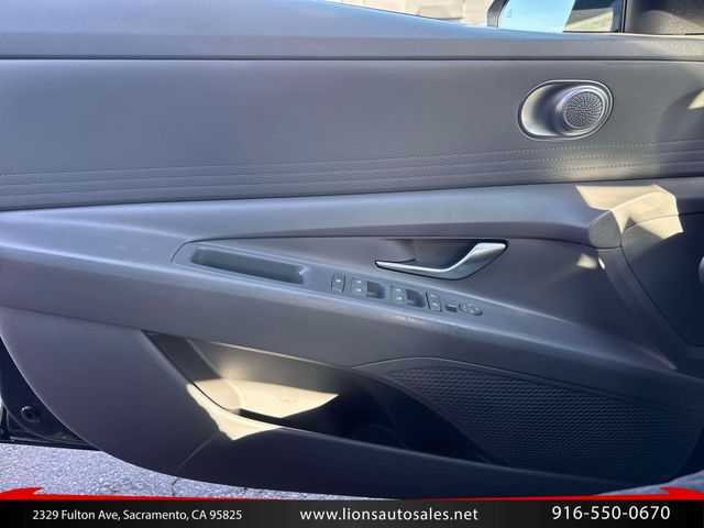 2023 Hyundai ELANTRA SEL