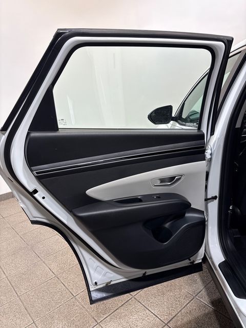 2023 Hyundai TUCSON SE