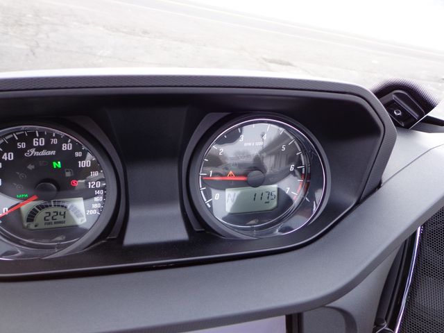 2023 INDIAN CHALLENGER SMOKE