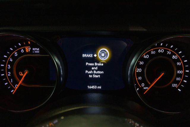 2023 Jeep Gladiator 4WD Mojave Uconnect Navigation 8.4" Disp Leather Trimmed Bucket Seats