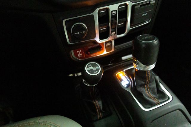 2023 Jeep Gladiator 4WD Mojave Uconnect Navigation 8.4" Disp Leather Trimmed Bucket Seats