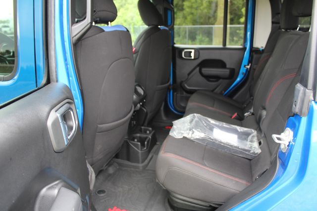 2023 Jeep Gladiator Rubicon Manual | Roscoe, IL | Autoland Outlets 2023 Jeep Gladiator Rubicon Manual | Roscoe, IL | Autoland Outlets