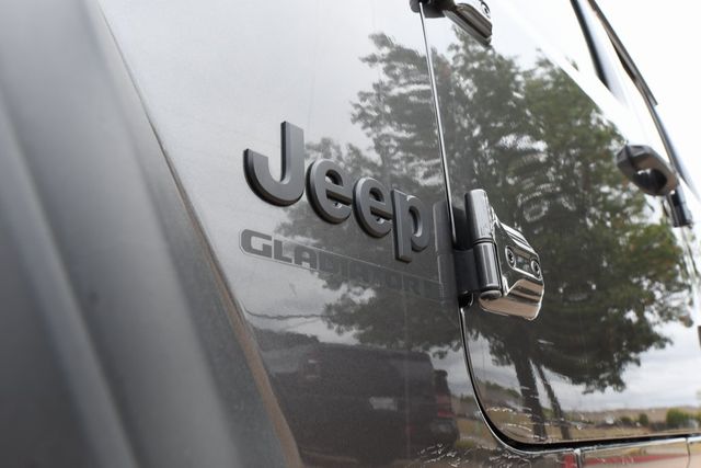 2023 Jeep Gladiator Sport 3 Piece Hard Top Back up Camera Uconnect XM