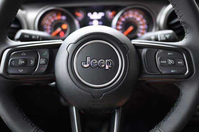 2023 Jeep Gladiator Sport 3 Piece Hard Top Back up Camera Uconnect XM