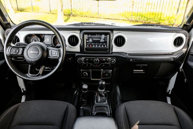 2023 Jeep Gladiator Sport