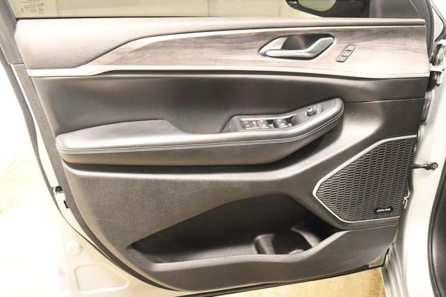 2023 Jeep Grand Cherokee 30th Anniversary 4xe | Branford, CT | Sound Auto Wholesalers 2023 Jeep Grand Cherokee 30th Anniversary 4xe | Branford, CT | Sound Auto Wholesalers