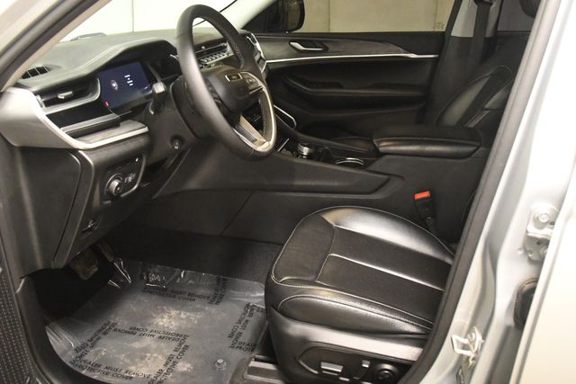 2023 Jeep Grand Cherokee 30th Anniversary 4xe | Branford, CT | Sound Auto Wholesalers 2023 Jeep Grand Cherokee 30th Anniversary 4xe | Branford, CT | Sound Auto Wholesalers