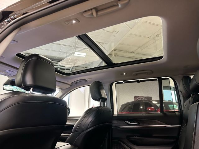 2023 Jeep Grand Cherokee Limited | Irving, Texas | Hopper Motorplex 2023 Jeep Grand Cherokee Limited | Irving, Texas | Hopper Motorplex