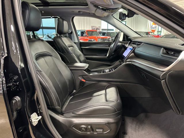 2023 Jeep Grand Cherokee Limited | Irving, Texas | Hopper Motorplex 2023 Jeep Grand Cherokee Limited | Irving, Texas | Hopper Motorplex
