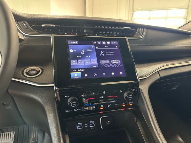 2023 Jeep Grand Cherokee L Altitude | Irving, Texas | Hopper Motorplex 2023 Jeep Grand Cherokee L Altitude | Irving, Texas | Hopper Motorplex