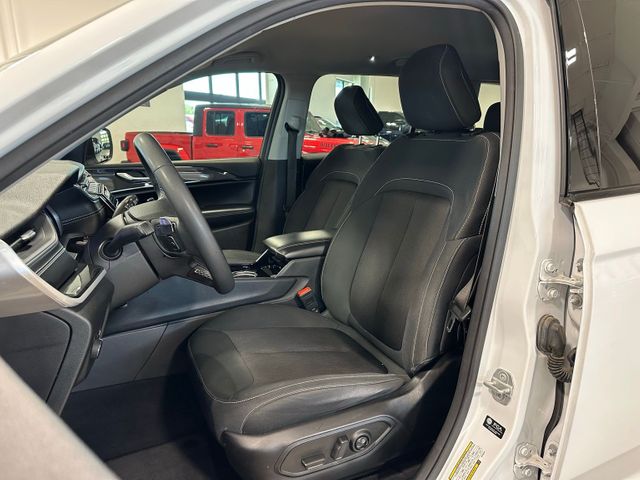 2023 Jeep Grand Cherokee L Laredo 4WD | Irving, Texas | Hopper Motorplex