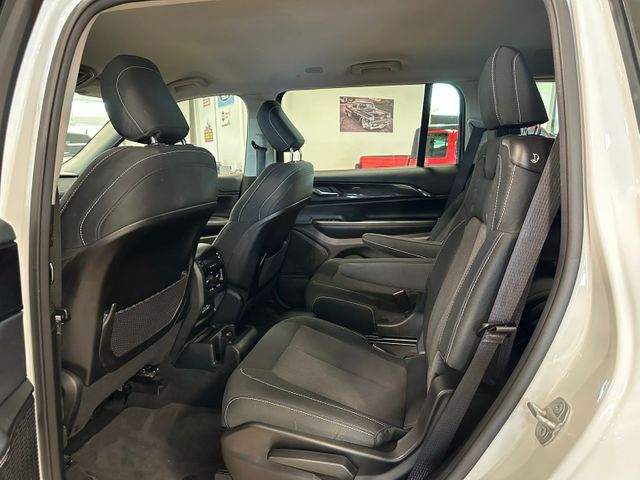 2023 Jeep Grand Cherokee L Laredo 4WD | Irving, Texas | Hopper Motorplex