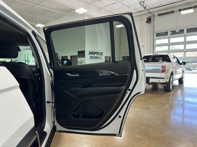 2023 Jeep Grand Cherokee L Laredo 4WD | Irving, Texas | Hopper Motorplex 2023 Jeep Grand Cherokee L Laredo 4WD | Irving, Texas | Hopper Motorplex