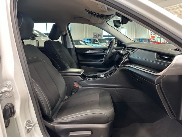 2023 Jeep Grand Cherokee L Laredo 4WD | Irving, Texas | Hopper Motorplex