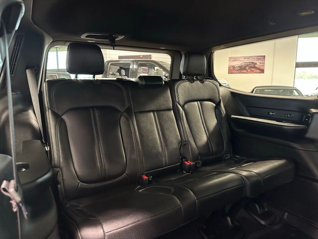 2023 Jeep Wagoneer Series III Preferred Equip | Irving, Texas | Hopper Motorplex 2023 Jeep Wagoneer Series III Preferred Equip | Irving, Texas | Hopper Motorplex