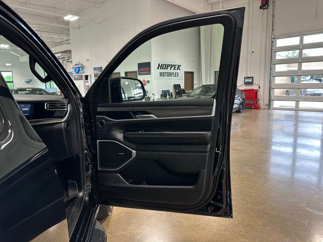 2023 Jeep Wagoneer Series III Preferred Equip | Irving, Texas | Hopper Motorplex 2023 Jeep Wagoneer Series III Preferred Equip | Irving, Texas | Hopper Motorplex