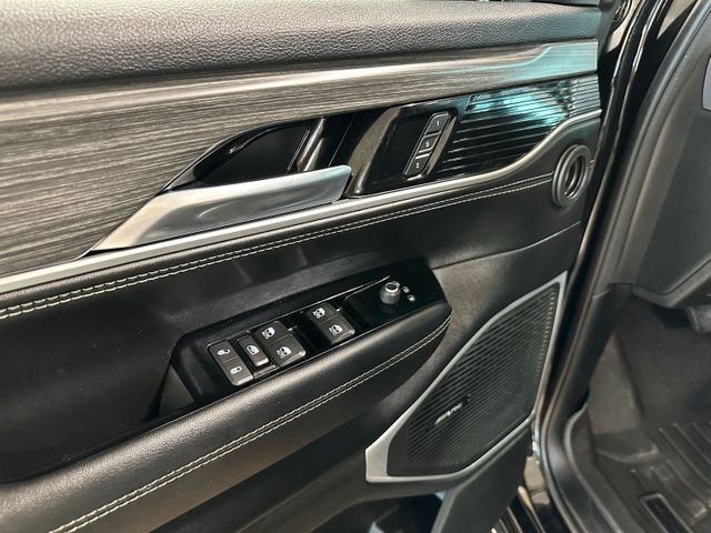 2023 Jeep Wagoneer Series III