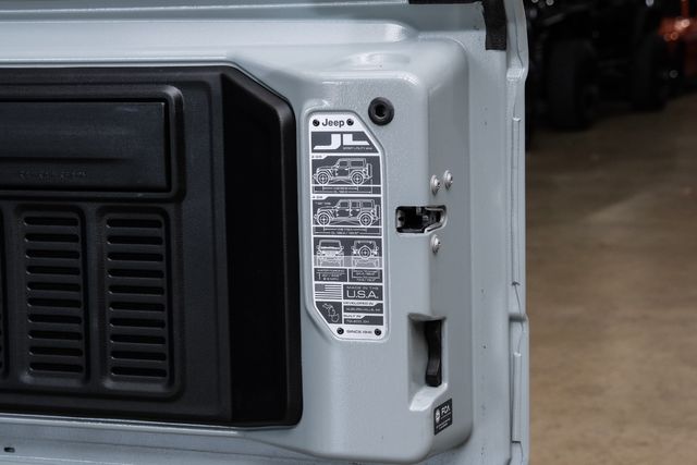 2023 Jeep Wrangler Unlimited Sahara 4x4 SKY TOP, LIFTED, BUMPERS, 33K | Carrollton, TX | Texas Vehicle Exchange 2023 Jeep Wrangler Unlimited Sahara 4x4 SKY TOP, LIFTED, BUMPERS, 33K | Carrollton, TX | Texas Vehicle Exchange