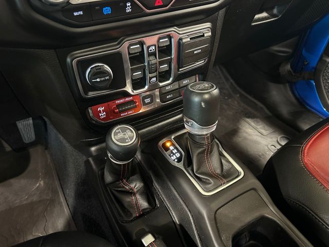 2023 Jeep Wrangler Rubicon 4xe 20th Anniversary Color Matched Fend... | Irving, Texas | Hopper Motorplex 2023 Jeep Wrangler Rubicon 4xe 20th Anniversary Color Matched Fend... | Irving, Texas | Hopper Motorplex